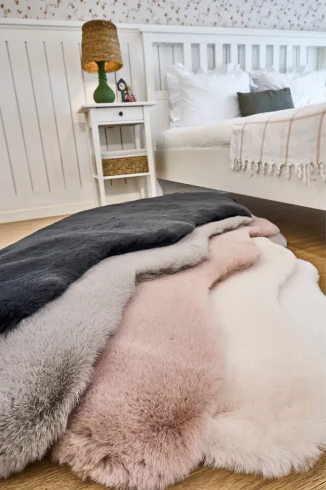 Pudra Peluş Post Halı